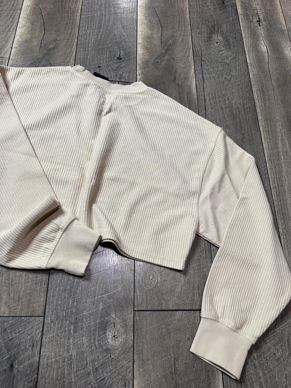 Mono B Ribbed Crop Pullover - Picture 5 of 7